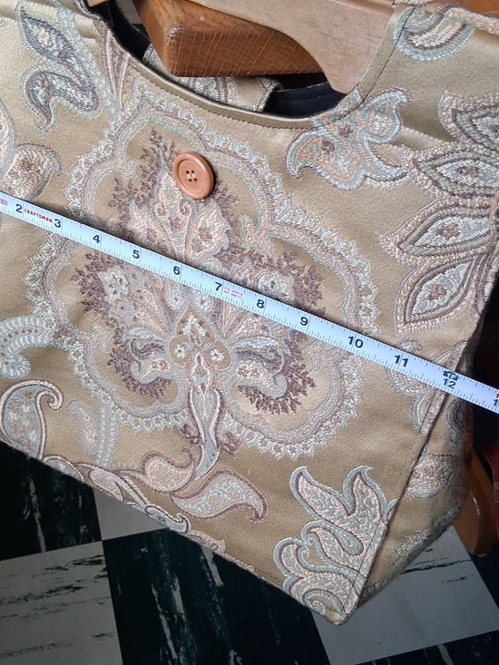 Paisley Jacquard Tote with Wooden Handles - Picture 10 of 11